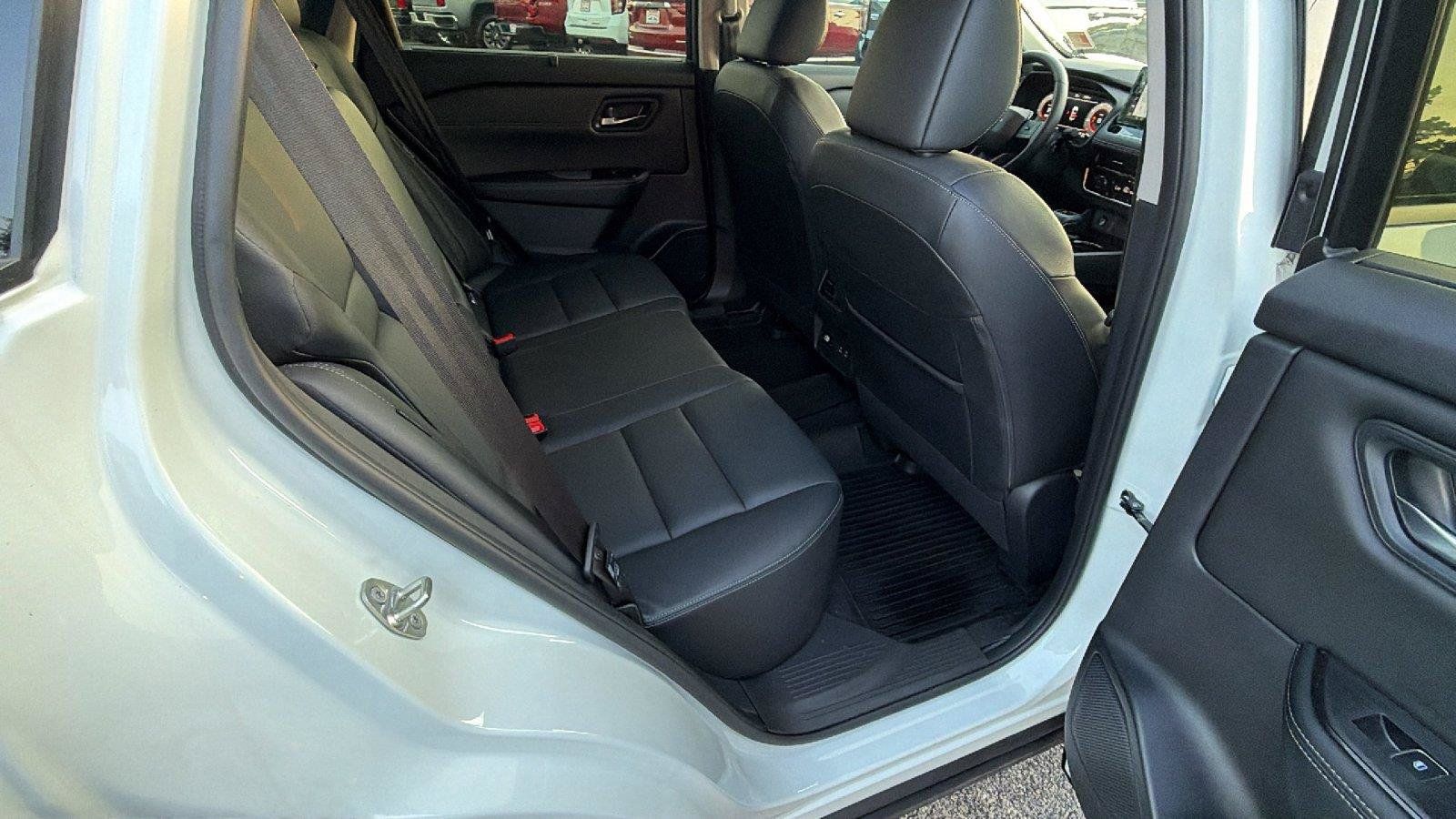 Used 2025 Nissan Rogue SL w/ SL Premium Package FWD image 22