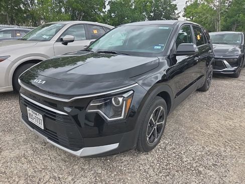 Used 2025 Kia Niro LX FWD image 1