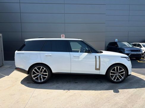 Used 2023 Land Rover Range Rover SE AWD/4WD image 6