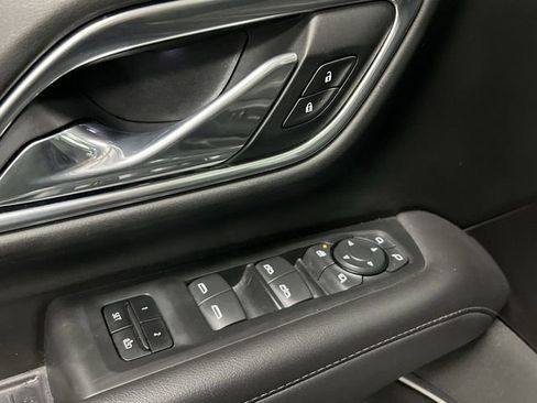 Used 2021 Chevrolet Tahoe Z71 w/ Luxury Package image 24