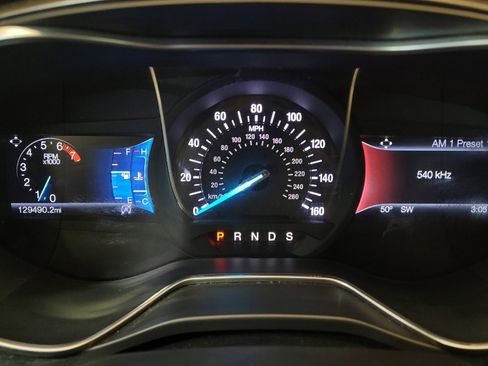 Used 2017 Ford Fusion SE w/ Fusion SE Technology Package image 23