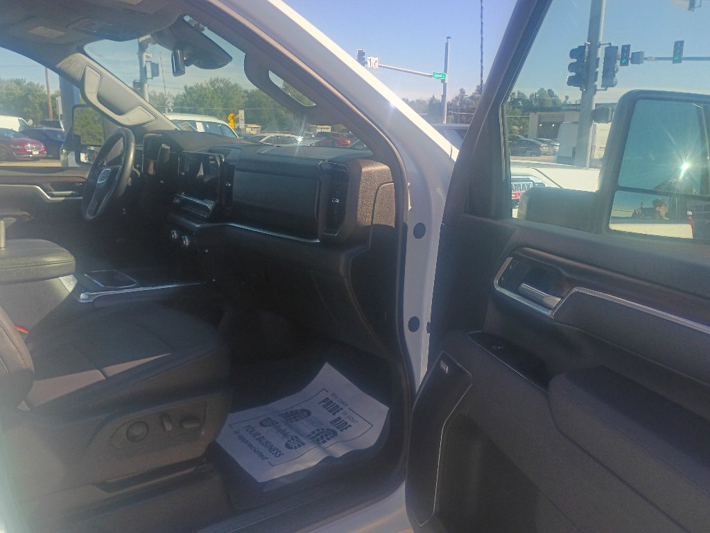 Used 2025 GMC Sierra 3500 SLT w/ SLT Premium Package AWD/4WD image 13