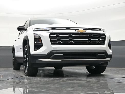 Used 2025 Chevrolet Equinox LT w/ Safety and Technology Package FWD image 27