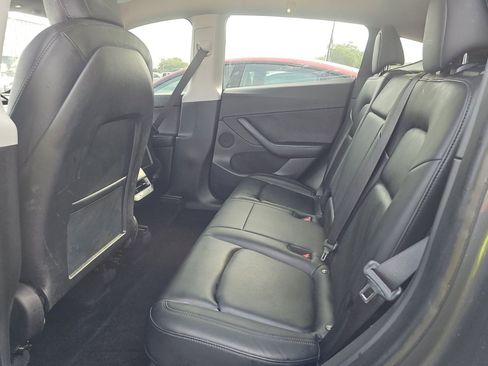 Used 2021 Tesla Model Y Long Range image 8