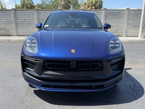 Certified 2023 Porsche Macan AWD/4WD image 11