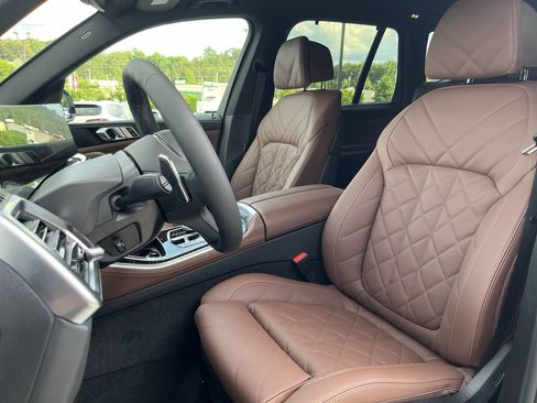 Used 2026 BMW X5 xDrive40i w/ M Sport Package AWD/4WD image 14