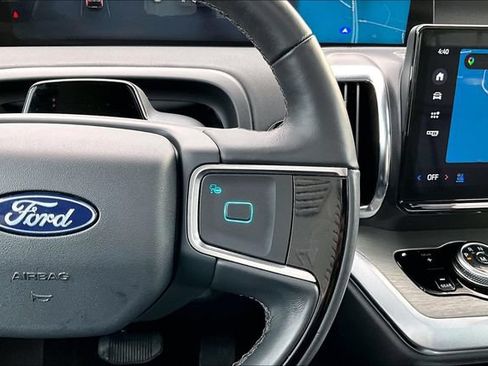 Used 2025 Ford Expedition Max Platinum AWD/4WD image 12
