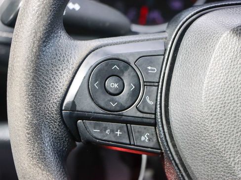 Used 2019 Toyota RAV4 LE FWD image 27