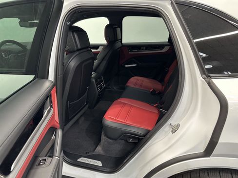 New 2026 Porsche Cayenne image 34