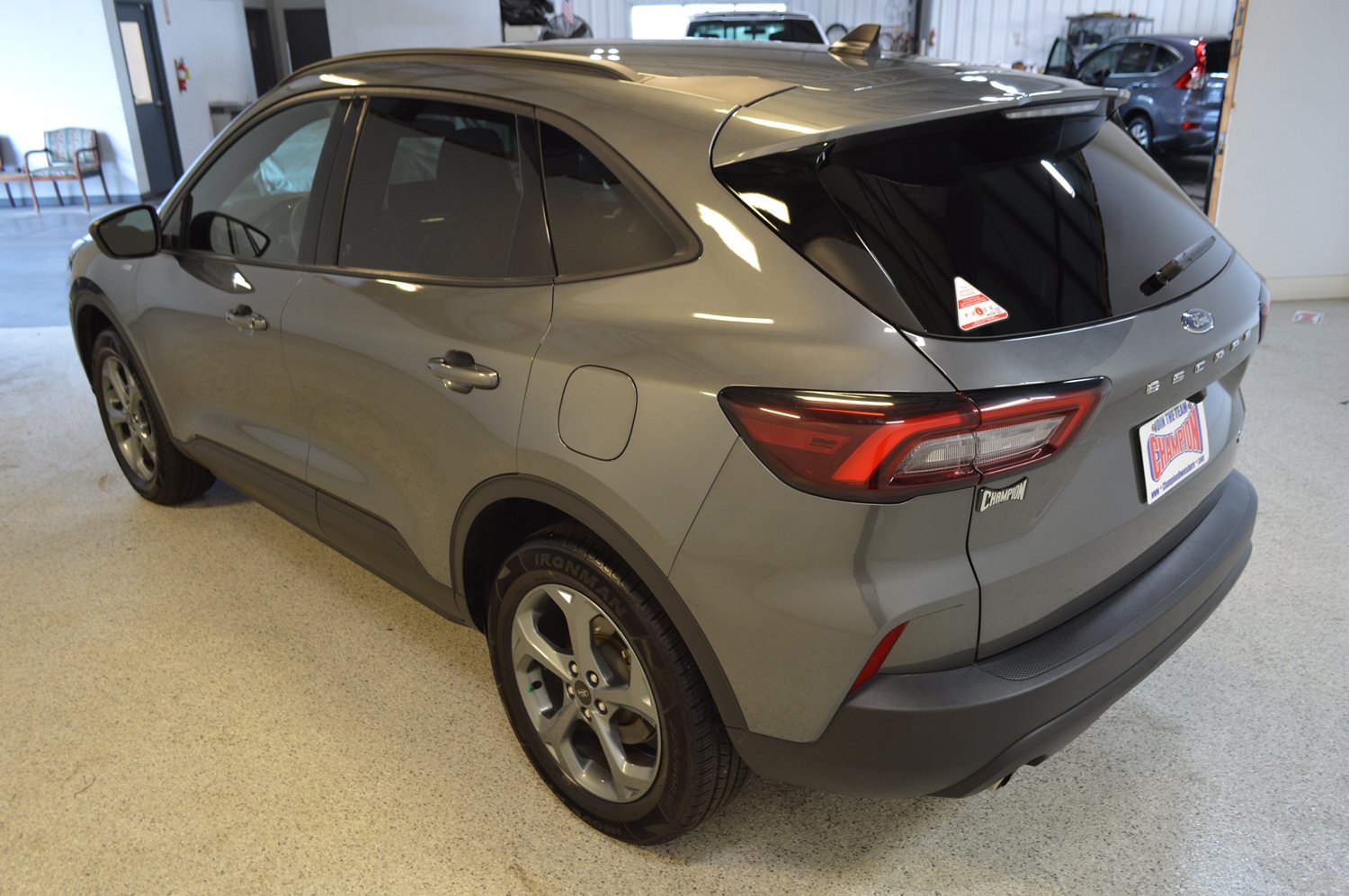 Used 2025 Ford Escape ST-Line Select AWD/4WD image 5