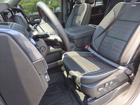 New 2026 GMC Yukon AT4 Ultimate w/ LPO, Floor Liner Package AWD/4WD image 31