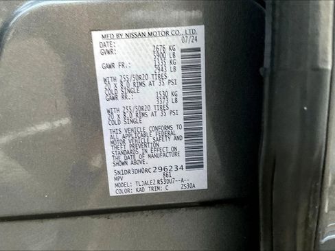 Used 2024 Nissan Pathfinder Platinum image 32