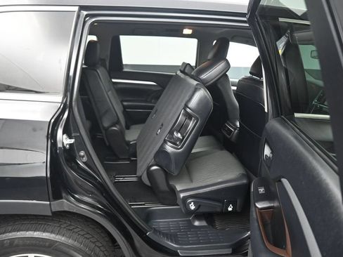Used 2019 Toyota Highlander Plus AWD/4WD image 46
