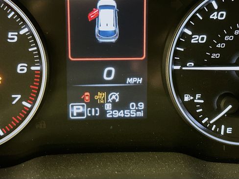 Used 2025 Subaru Crosstrek 2.0i Premium image 19