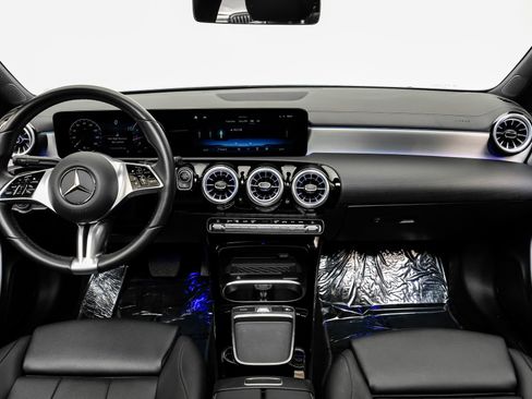 Used 2025 Mercedes-Benz CLA 250 4MATIC image 19