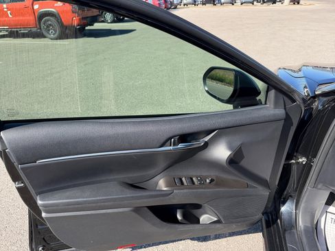 Used 2023 Toyota Camry SE image 27