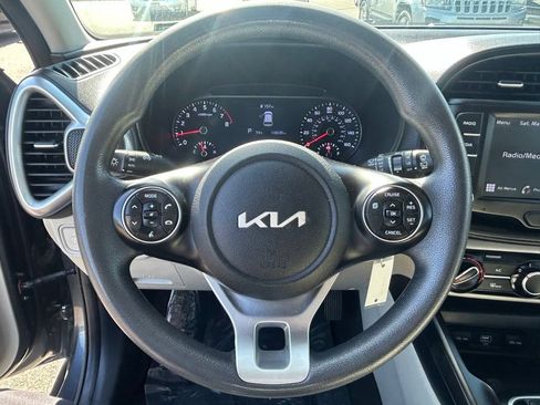 Used 2022 Kia Soul LX FWD image 15