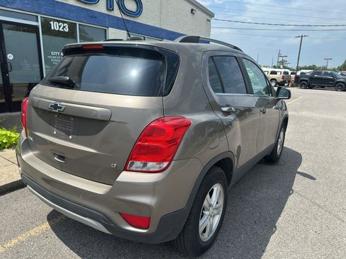 Used 2020 Chevrolet Trax LT w/ Driver Confidence Package FWD image 4