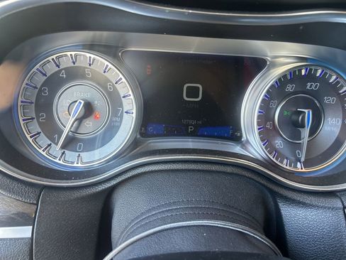 Used 2020 Chrysler 300 Touring w/ Sport Appearance Package RWD image 19