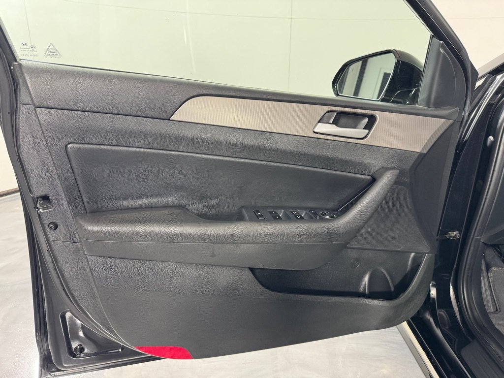 Used 2018 Hyundai Sonata Sport FWD image 11