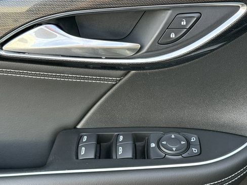 Used 2022 Buick Envision Preferred image 17