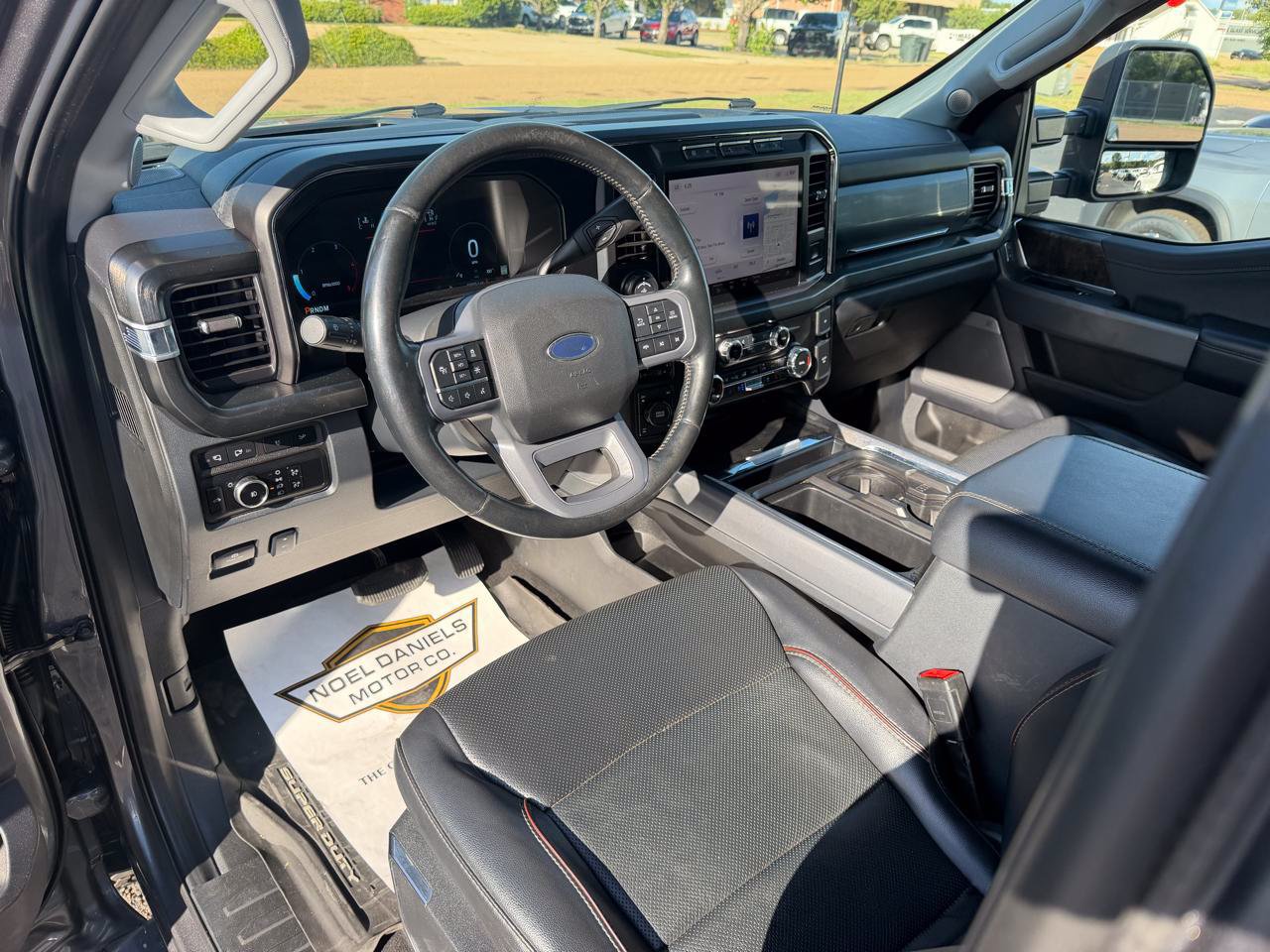 Used 2024 Ford F250 Lariat w/ Lariat Ultimate Package AWD/4WD image 13