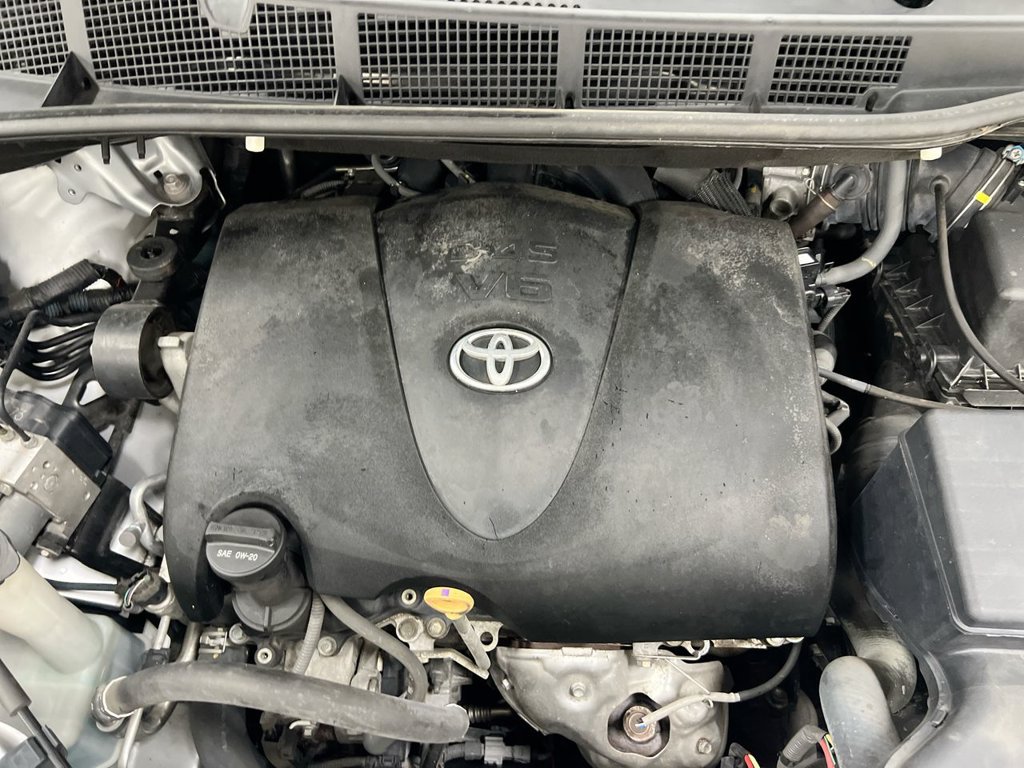 Used 2018 Toyota Sienna LE FWD image 24