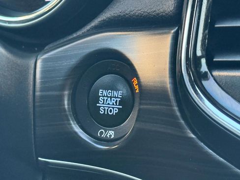 Used 2021 Jeep Grand Cherokee Limited w/ Luxury Group II image 45