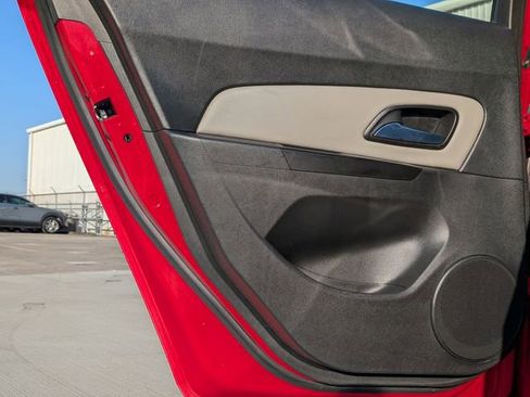 Used 2014 Chevrolet Cruze LS FWD image 22