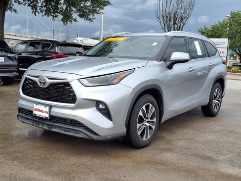 Used 2022 Toyota Highlander XLE FWD image 26