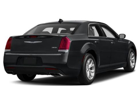 Used 2015 Chrysler 300 Limited w/ Driver Convenience Group image 2