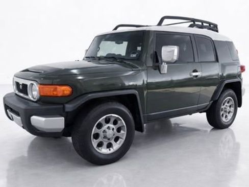 Used 2012 Toyota FJ Cruiser 2WD w/ Upgrade Pkg image 1