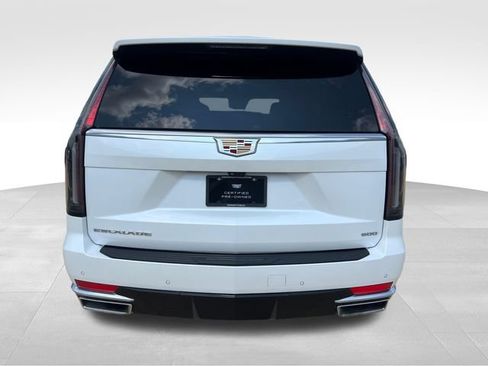 Certified 2022 Cadillac Escalade Premium Luxury AWD/4WD image 8