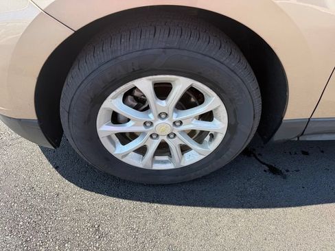 Used 2018 Chevrolet Equinox LT FWD image 15
