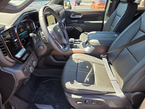 New 2026 Chevrolet Silverado 1500 High Country w/ High Country Premium Package AWD/4WD image 6