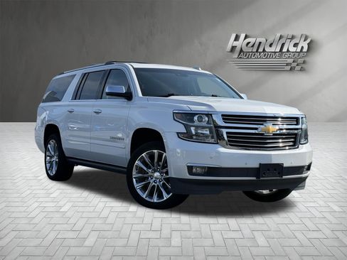 Used 2019 Chevrolet Suburban Premier w/ Premier Plus Edition RWD image 2