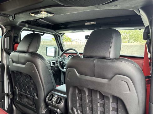 Used 2023 Jeep Wrangler Unlimited Rubicon 4xe AWD/4WD image 15