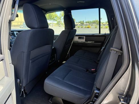 Used 2017 Ford Expedition XLT AWD/4WD image 24