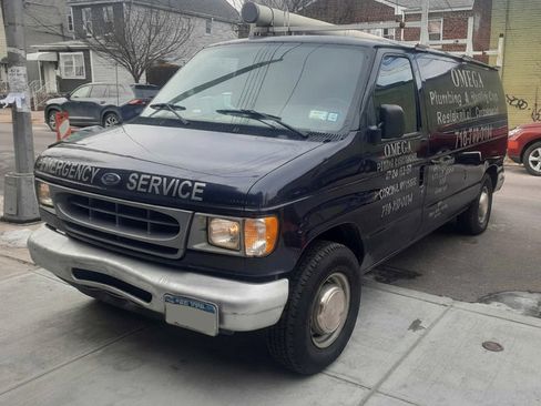 Used 2000 Ford E-250 and Econoline 250 RWD image 2