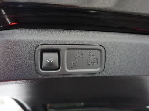 Used 2024 Ford Expedition Limited AWD/4WD image 19