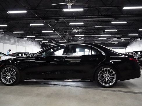 Used 2021 Mercedes-Benz S 580 4MATIC Sedan image 2