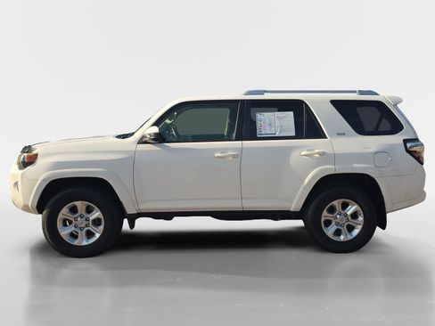 Used 2014 Toyota 4Runner SR5 AWD/4WD image 2