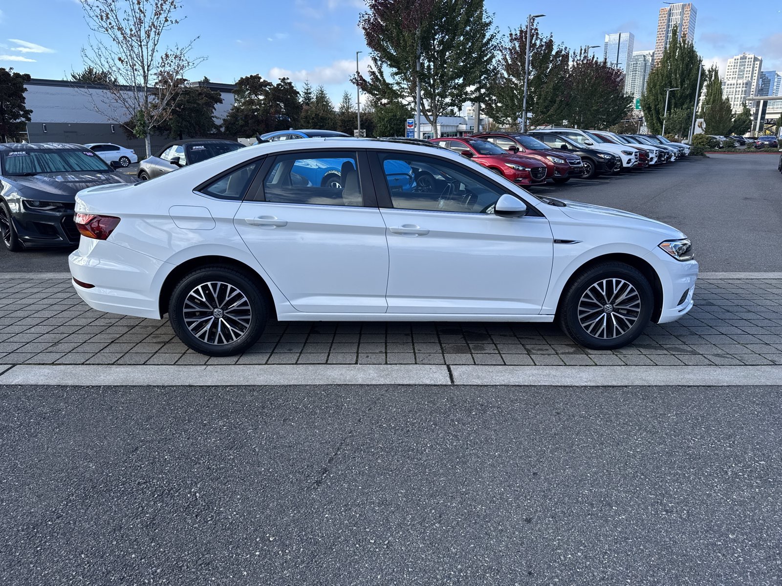 Used 2019 Volkswagen Jetta SEL FWD image 4
