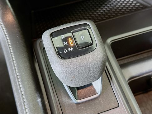 Used 2024 Nissan Pathfinder S image 24