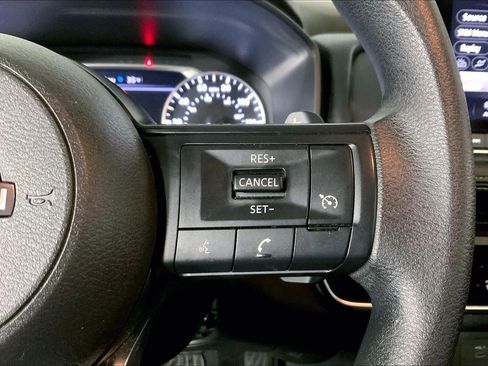 Used 2023 Nissan Rogue S image 19