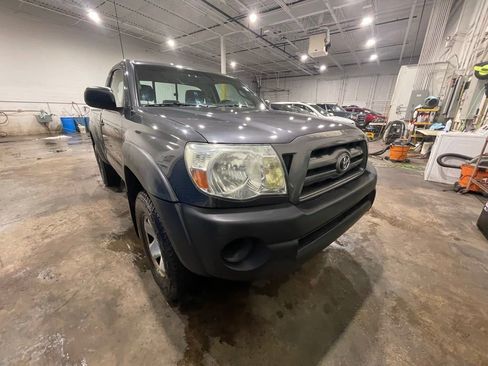 Used 2010 Toyota Tacoma 4x4 Regular Cab image 3