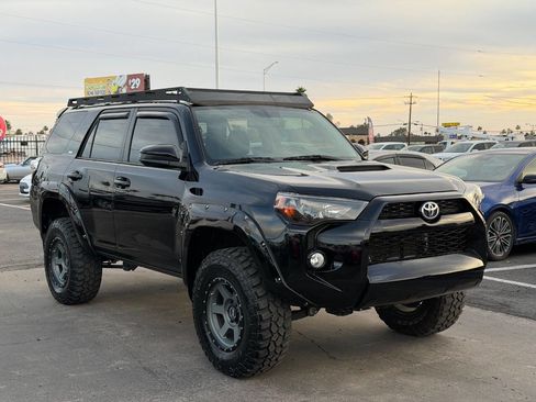 Used 2016 Toyota 4Runner SR5 AWD/4WD image 10