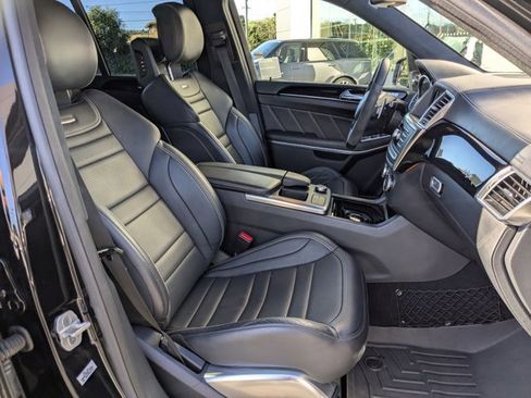 Used 2016 Mercedes-Benz GL 63 AMG 4MATIC image 27