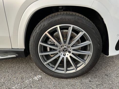 New 2026 Mercedes-Benz GLS 580 4MATIC image 11