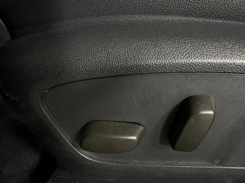 Used 2024 Chevrolet Equinox EV RS FWD image 23
